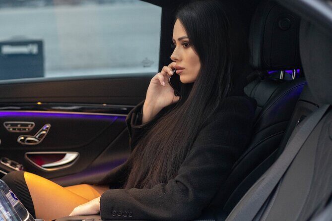 Airport Limousine Transfer: Stockholm City to Arlanda Airport 1-7 Passengers - What you’re paying for: value in a fixed-price, private car