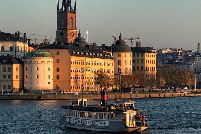 Best Stockholm Bike Tour. English, French or Spanish! - Old Town moments: main plaza viewpoints, the great church, and St George and the Dragon