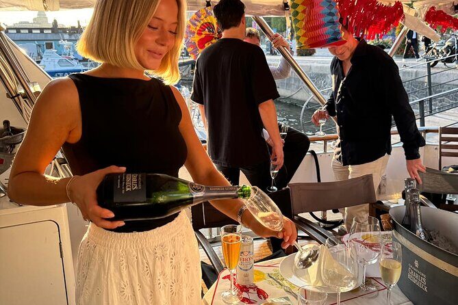Exclusive Yacht Tour of Stockholm: sunset, dinner, lunch, cruise - Skeppsholmen and Djurgården: green pauses for photos and breathing room
