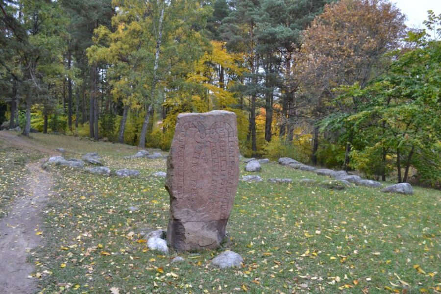 From Stockholm: Uppsala and Sigtuna Viking Sites Tour - Pickup, meeting point, and how the day stays easy
