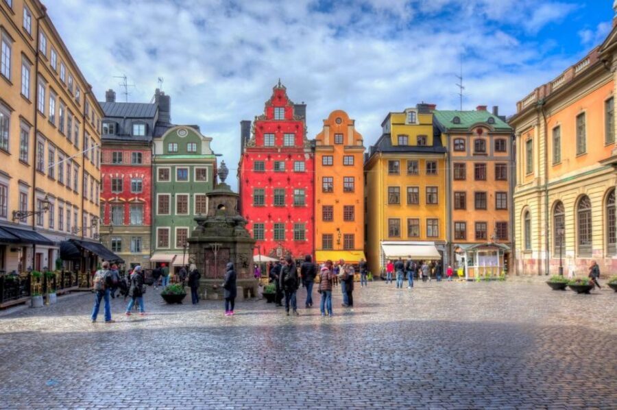 Gamla Stan: Essential Tour of Stockholm - Pace, Q&A, and getting more from the guide
