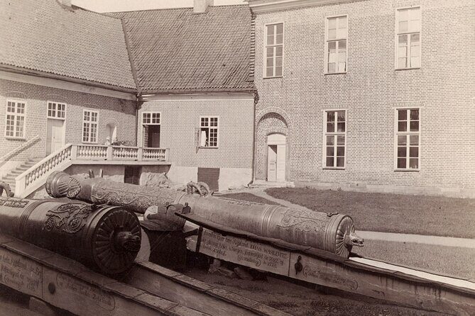 Grand Castle Tour Drottningholm and Gripsholm (private service) - Why this route works: the “royal duo” in one day