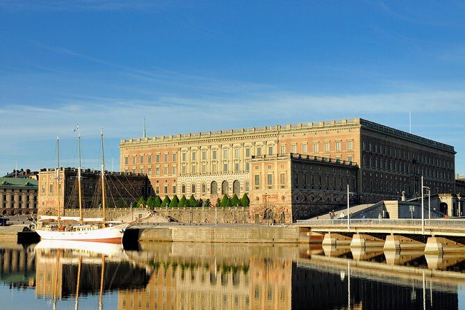 Hop-On Hop-Off Bus and Boat Ticket in Stockholm - A few smart ways to use 24 vs 72 hours