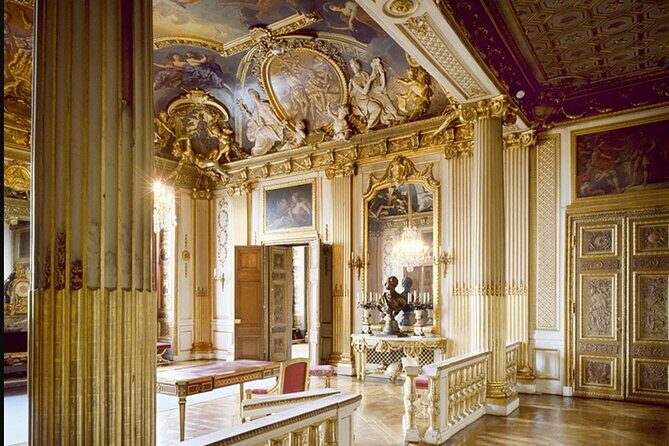 Inside The Crown: Stockholm Royal Palace Private Guided Tour - Time and pacing: what 1 hour inside really means