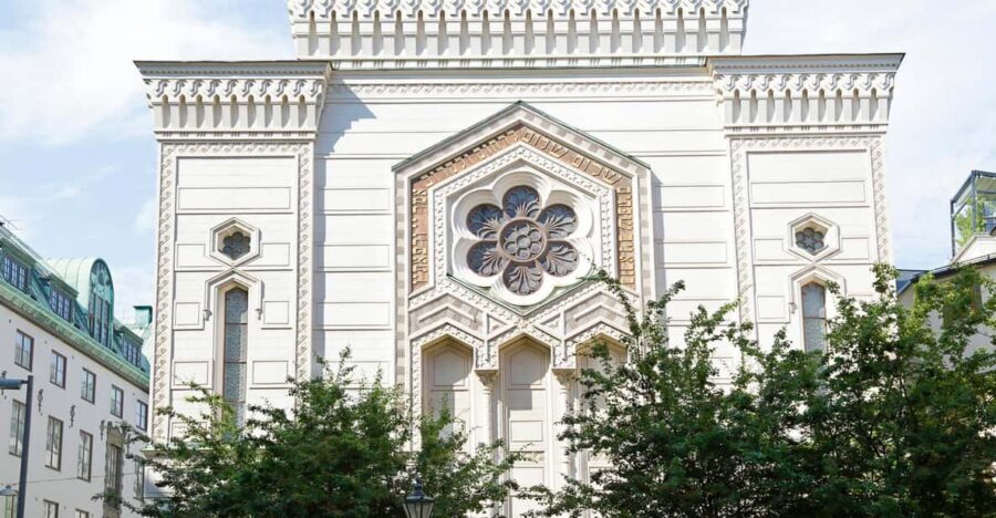 Jewish Gamla Stan and Jewish Museum Stockholm Private Tour - 17th-century arrivals and baptism at Storkyrkan