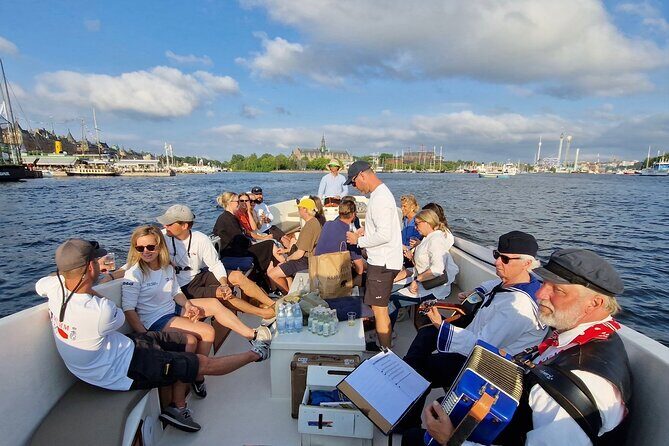 Open Electric Boat Ride in Stockholm with Live-Guide - Why Stockholm’s silent electric boat beats the usual city-sightseeing