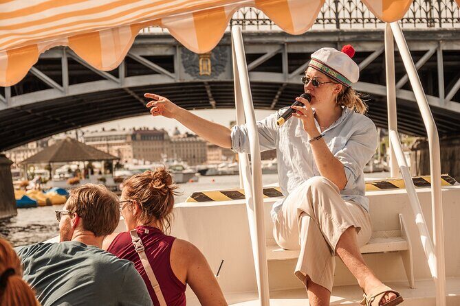 Open Electric Boat Ride in Stockholm with Live-Guide - Finding the boat by the Gustav III statue and getting comfy fast