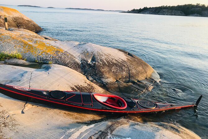 PRIVATE Sunset Kayaking in Stockholm Archipelago Nature Reserve - The drive out from Stockholm: what changes after the city stops