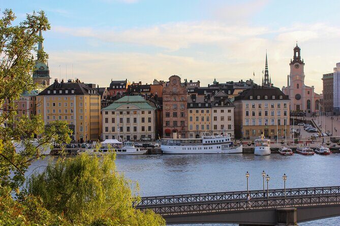 Scandinavian Art, Architecture and Design Tour in Stockholm - Getting Your Bearings: Östermalm’s Design Streets and VIP-Era Details