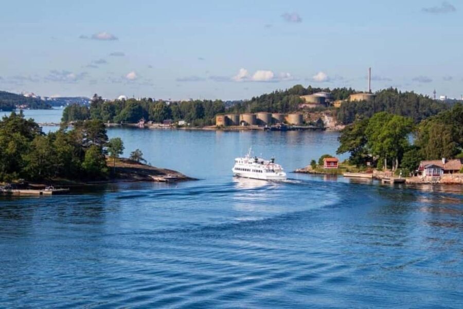 Stockholm: Archipelago Guided Boat & Walking Tour of Vaxholm - Key Points to Know Before You Go