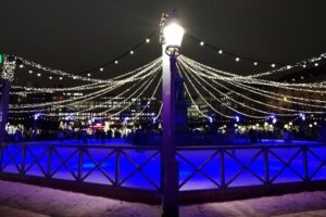 Stockholm Christmas Tour and Food Tasting Experience - Stortorget: warm-up at the city’s festive center