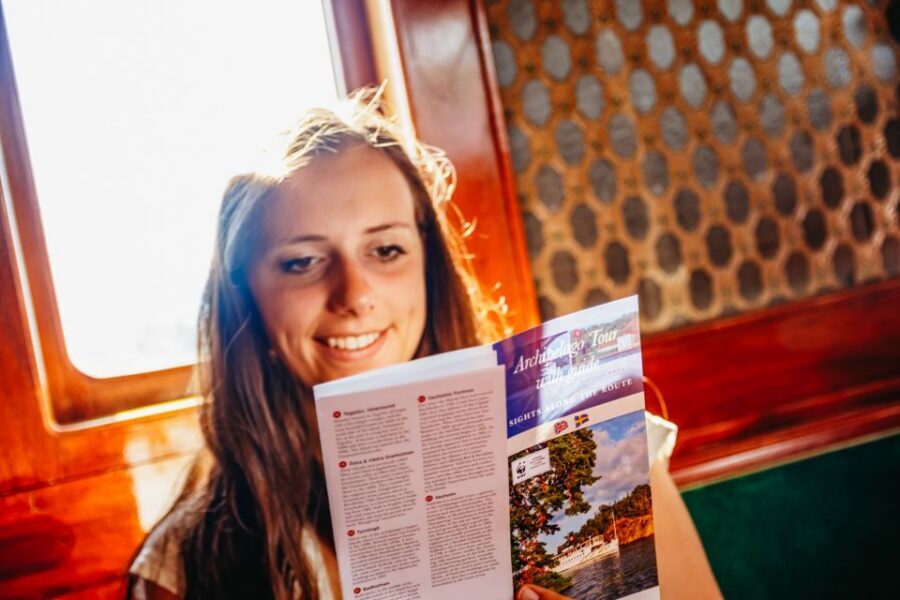 Stockholm: City Archipelago Sightseeing Cruise with Guide - Crowds, seats, and sound: how to avoid the annoying parts