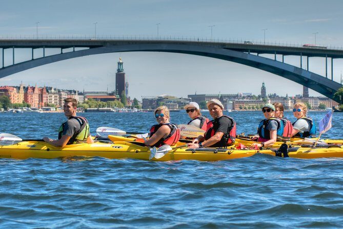 Stockholm City Evening Kayak Tour - The midsummer pause: what the meal experience really feels like