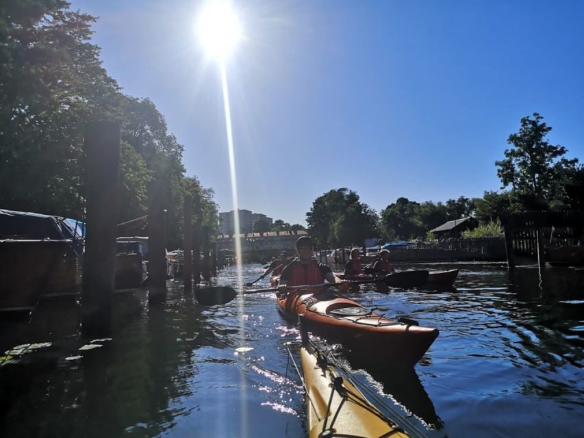 Stockholm: Daytime Kayak Tour in Stockholm City - Your Guide on the Water: Friendly Instruction and Local Stories
