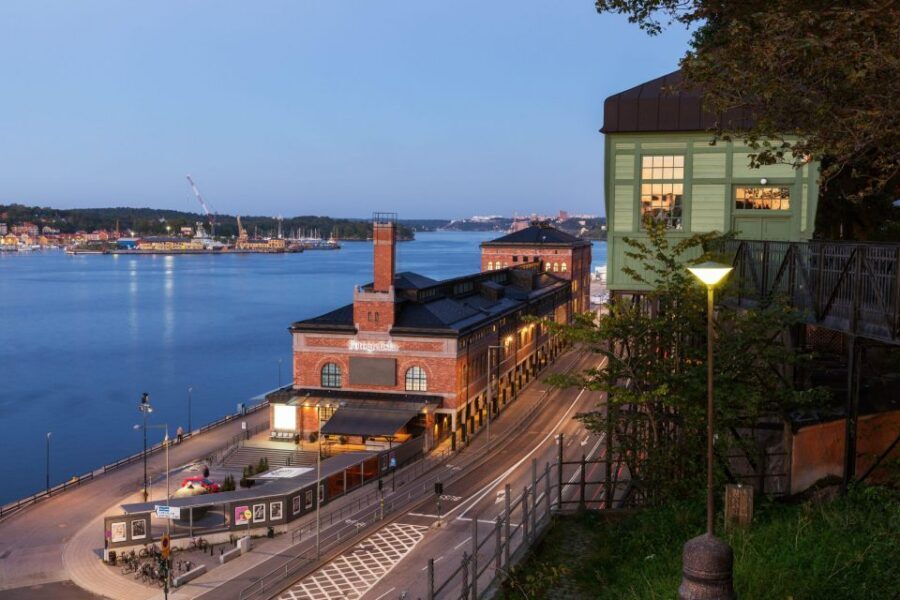Stockholm: Fotografiska Museum Entrance Ticket - Gift Shop Souvenirs: replica posters and photo art