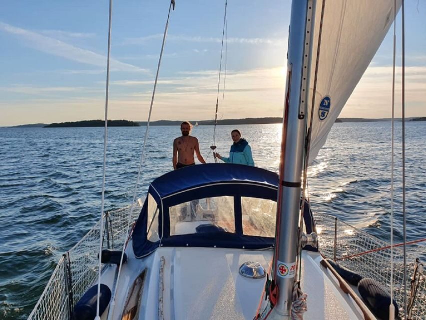 Stockholm: Full Day Archipelago Sailing Tour with Lunch - Lunch in a Sheltered Bay: Why It Feels Like Part of the Day