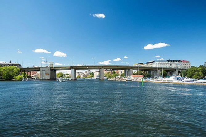 Stockholm: Highlights Boat Tour - Choosing Your Audio Setup: Phone/QR vs Boat System