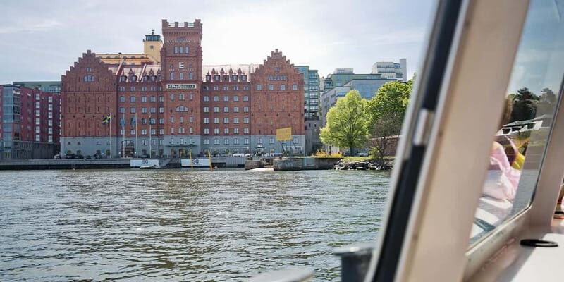 Stockholm: Highlights Boat Tour - Seating, Comfort, and Winter Reality on the Water