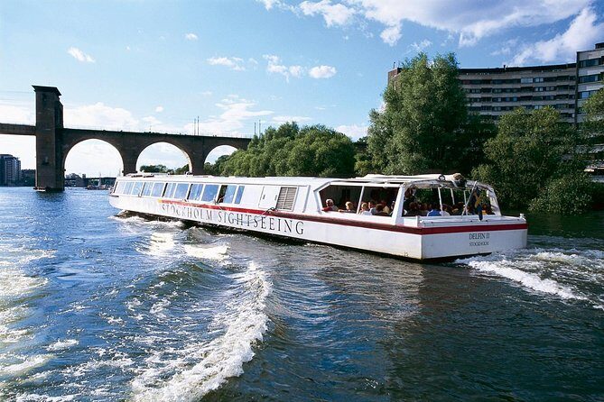 Stockholm: Highlights Boat Tour - Cost and Value: What $39 Gets You in 135 Minutes