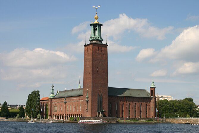Stockholm Must See: City Hall, Gamla Stan and Vasa Museum - Key highlights of this Stockholm City Hall, Old Town and Vasa route