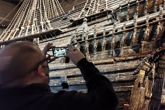 Stockholm Must See - Old Town, boat + Vasa Museum 3h small group - Stortorget and the Bloodbath story: where Old Town drama is on display
