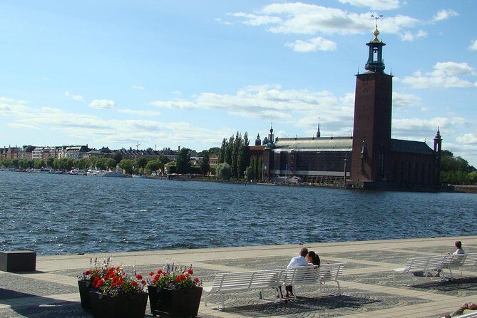 Stockholm Old Town and the Vasa Museum, a Small Group Walking Tour. - The game plan: 10 people, about 3 hours, and manageable walking
