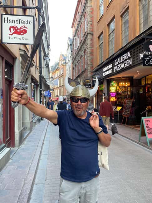 Stockholm: Old Town Guided Walking Tour (English / Deutsch) - Entering Gamla Stan on foot: why this tour works