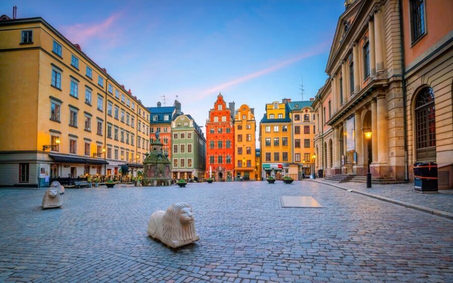Stockholm: Old Town Highlights Private Walking Tour - What the guide quality really changes on this walk