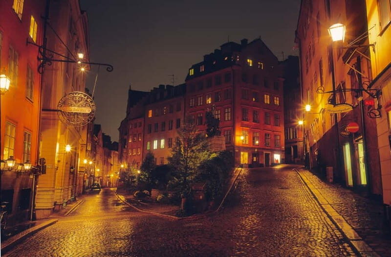 Stockholm: Old Town Historical Walking Tour - Pacing, comfort, and what to bring for a 2-hour walk