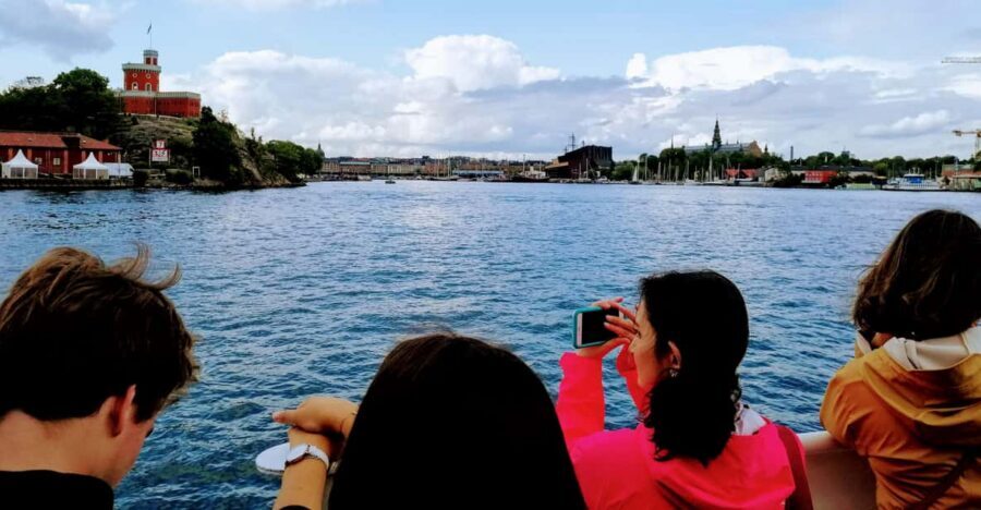 Stockholm: Old Town Walking Tour and the Vasa Museum - Riddarholmen and Lake Mälaren: Photo Stops That Actually Mean Something