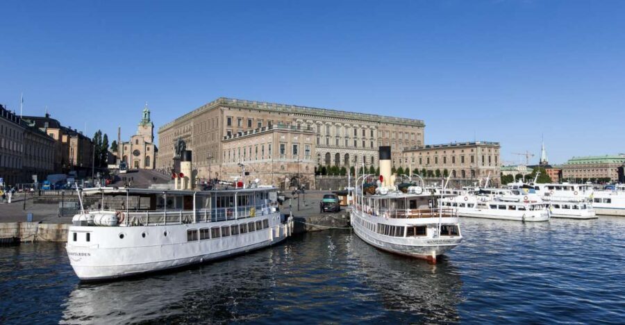 Stockholm: Old Town Walking Tour w/ Vasa Museum & Boat Ride - Old Town streets, fast context, and the Vasa at the end
