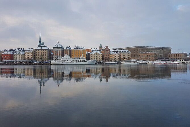 Stockholm Private Walking Tour with a Local - Operahuset and Karl XII:s torg: the cultural anchor stop
