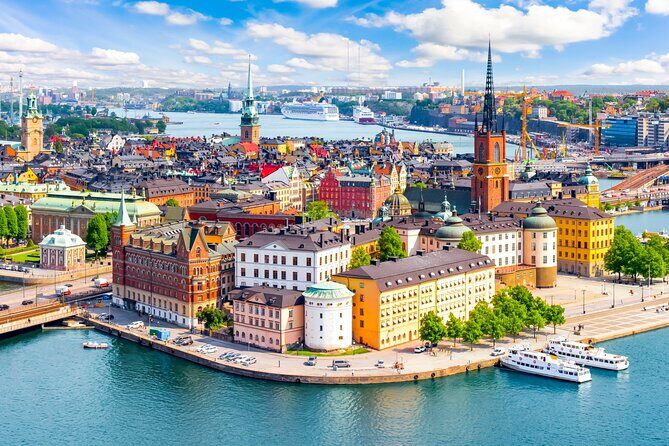 Stockholm Royal Palace Museums Gamla Stan Skip-the-line Tour - Stockholm Cathedral in the 4-hour option: Storkyrkan’s royal role