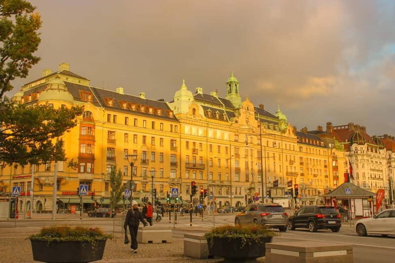 Stockholm: Scandinavian Architecture & Design Ostermalm Tour - Royal Swedish Opera: architecture with a civic center vibe