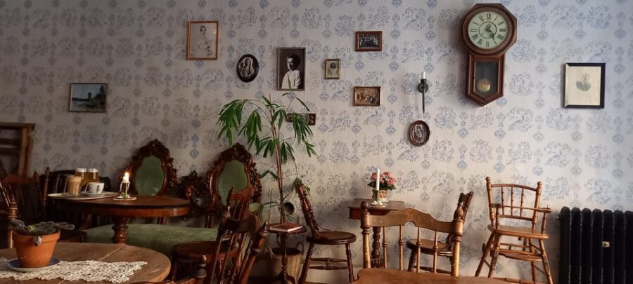 Stockholm: Secrets of Gamla Stan Guided Tour w/ Fika Option - 2 hours, small group, easy pace: how to plan your day
