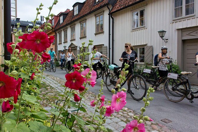Stockholm: Södermalm E-Bike Tour - Getting set up: meeting at Stockholm Adventures and starting from Sannakliniken