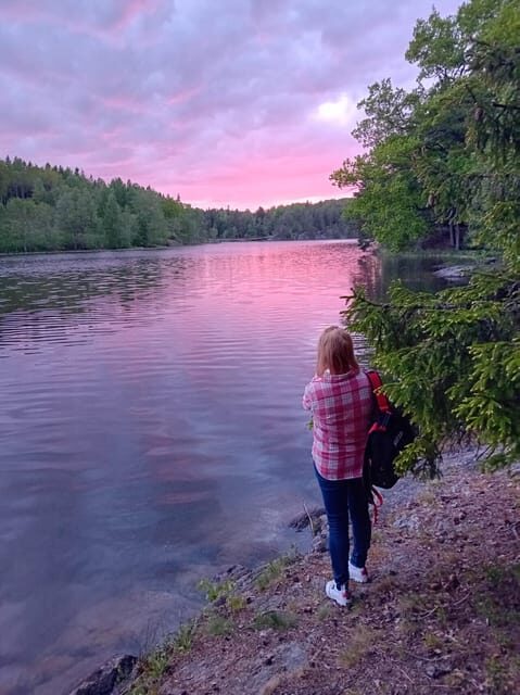 Stockholm: Sunset Hike in Tyresta National Park with Meal - Group Size and Pace: Why Small Groups Feel Better in the Dark