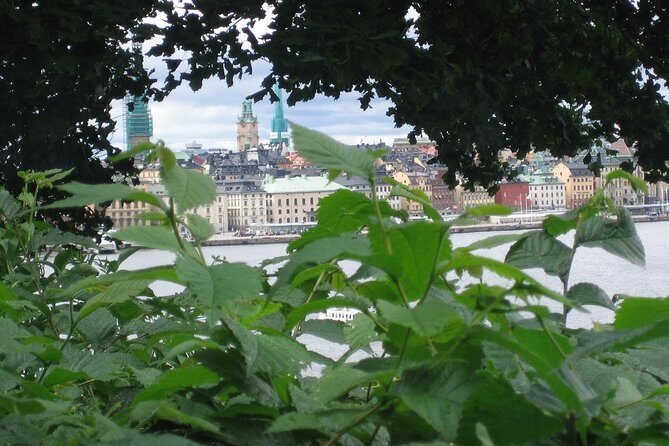Stockholm Top attractions all-inclusive Gran Tour - Where the day starts: Centralplan 15 and pickup realities