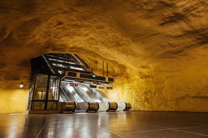 Stockholm: Underground Metro Art Ride with a Local - Stop 3: Siri Derkert and why her work hits differently