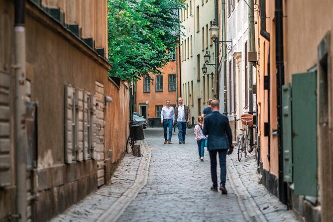 Stockholm's Old Town & Vasa Museum Private Walking Tour - Stortorget: Stockholm’s oldest square and a quick history anchor