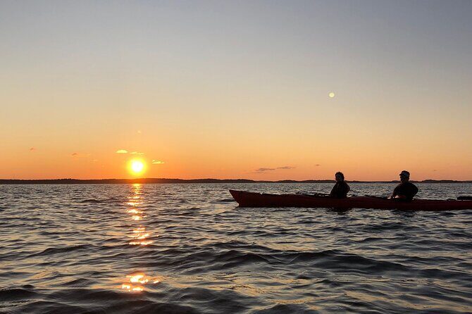 Sunset Kayak Tour in the Stockholm Archipelago + Swedish Fika - Weather and what to plan for (so the sunset doesn’t become a misery test)