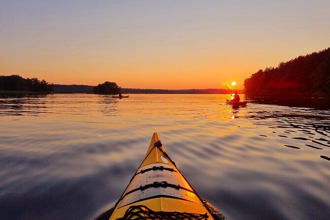 Sunset kayak tour with fika on Stockholms lakeside - Weather, cancellations, and what you should plan for