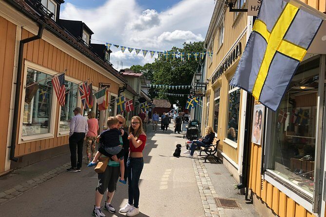 Viking History, Runes & Countryside 9h Tour to Sigtuna & Uppsala - Arkils Tingstad: a preserved thing site with law, ships, and lakeside views