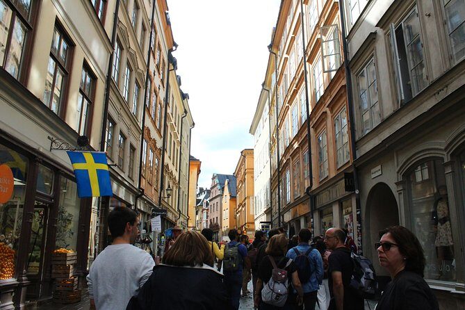 Walking Tour of Stockholm Old Town - How the Guides Make or Break the Experience