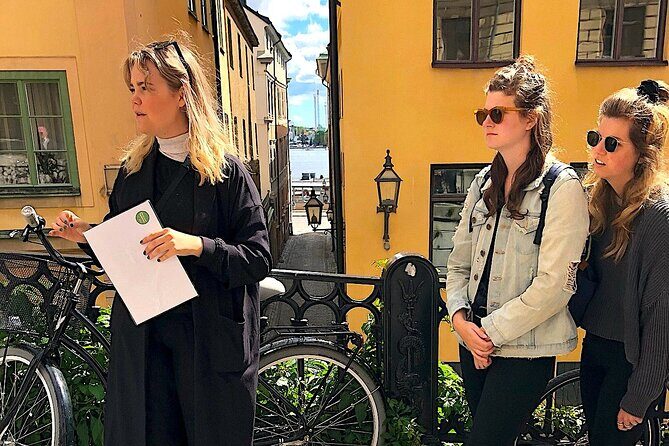 Walking Tour of Stockholm's City Center - Public Tour Logistics: Mobile Ticket, Group Size, and Where You Start