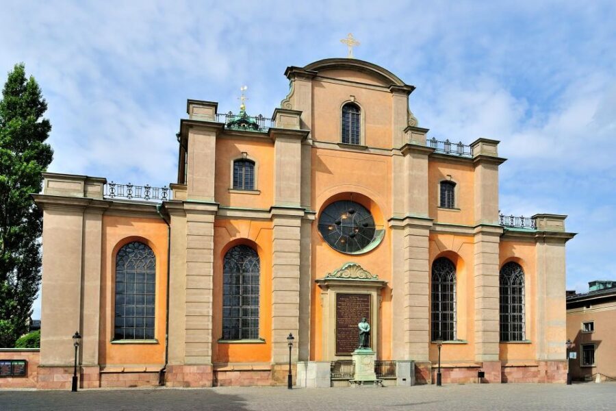 World War II Stockholm Old Town Walking Tour and Army Museum - Price and value: what $205 per person buys you